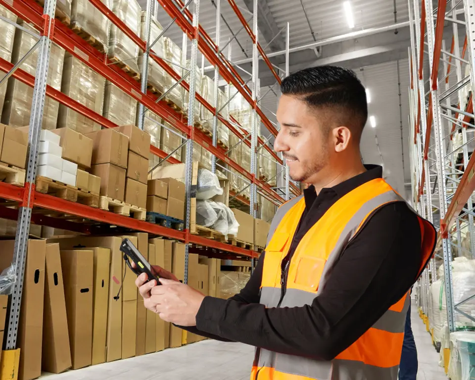 The Critical Role of Mobile Computers in Warehouse Logistics