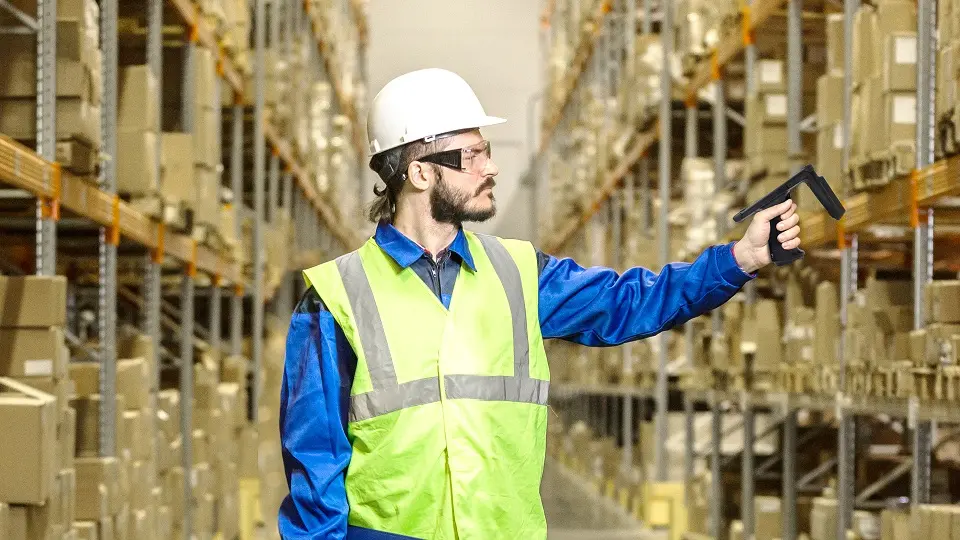Seuic RFID reader: intelligent application for warehouse management